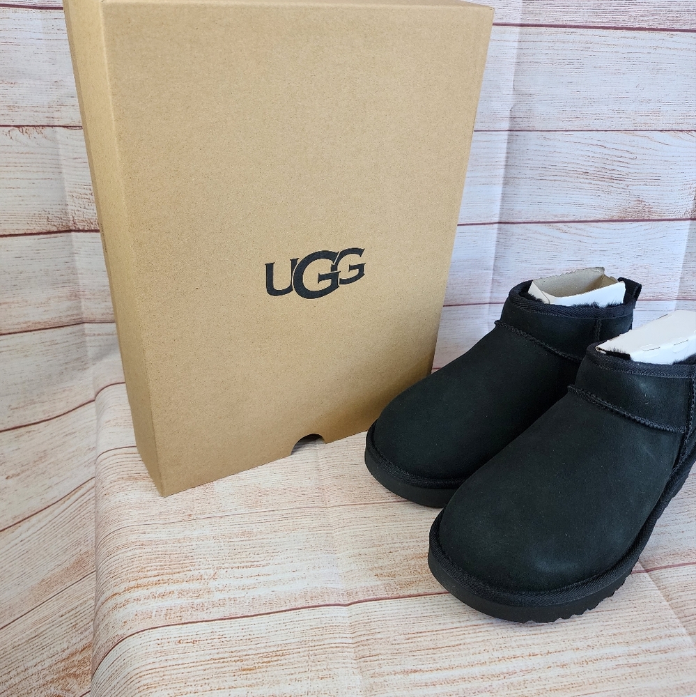 Ugg Boots - Picture 2 of 6